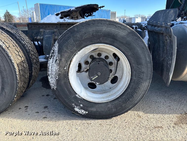 image for item FG1137 2017 Freightliner Cascadia 125 semi truck