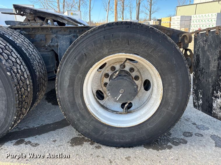 image for item FG1137 2017 Freightliner Cascadia 125 semi truck