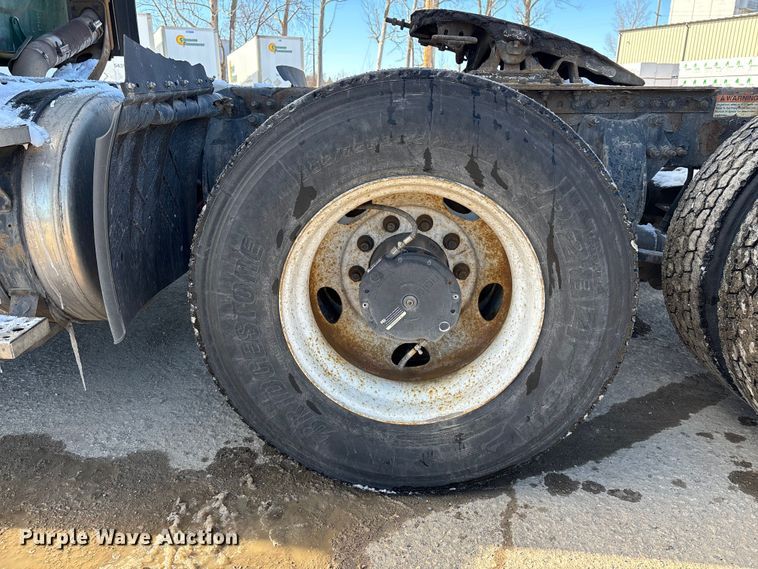 image for item FG1137 2017 Freightliner Cascadia 125 semi truck