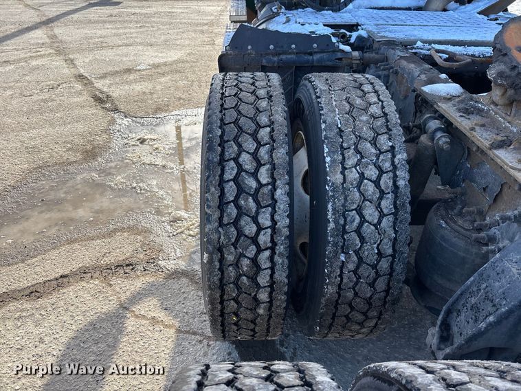 image for item FG1137 2017 Freightliner Cascadia 125 semi truck