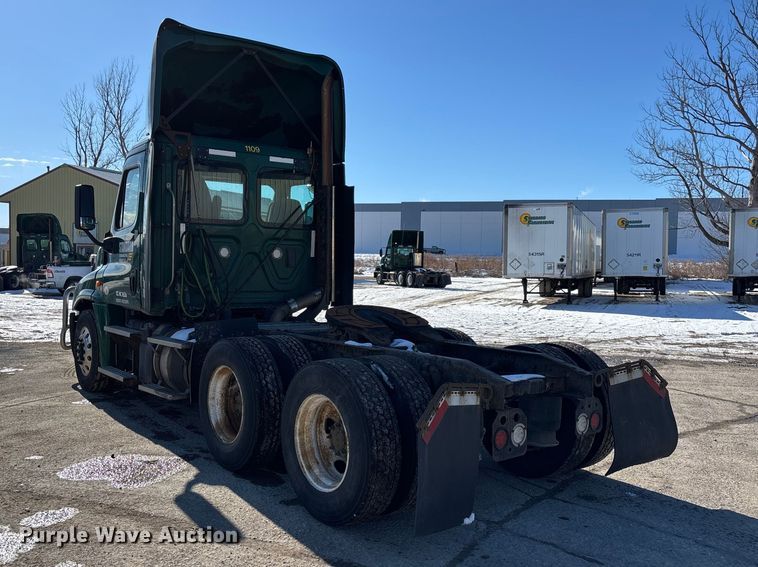 image for item FG1138 2017 Freightliner Cascadia 125 semi truck