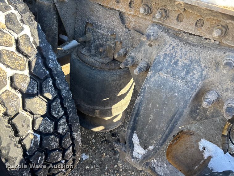 image for item FG1138 2017 Freightliner Cascadia 125 semi truck