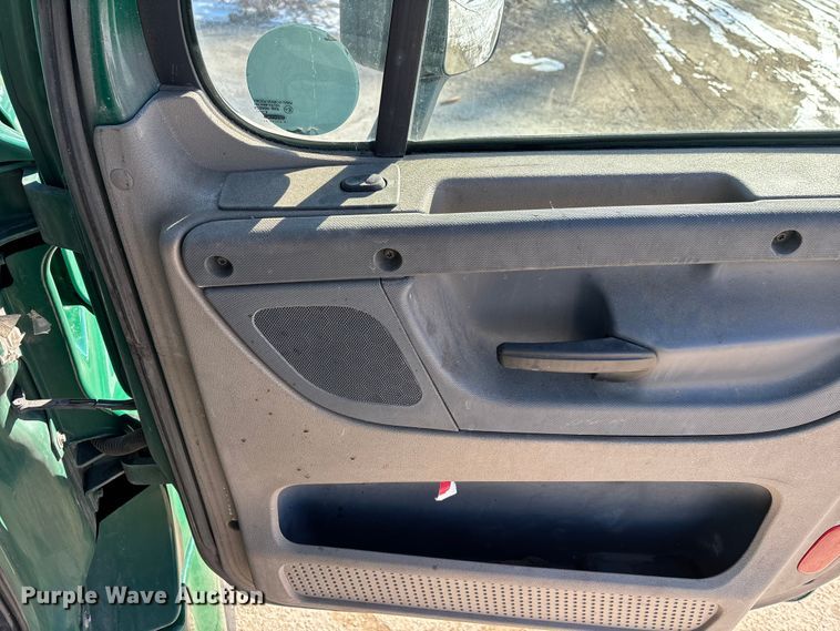 image for item FG1138 2017 Freightliner Cascadia 125 semi truck