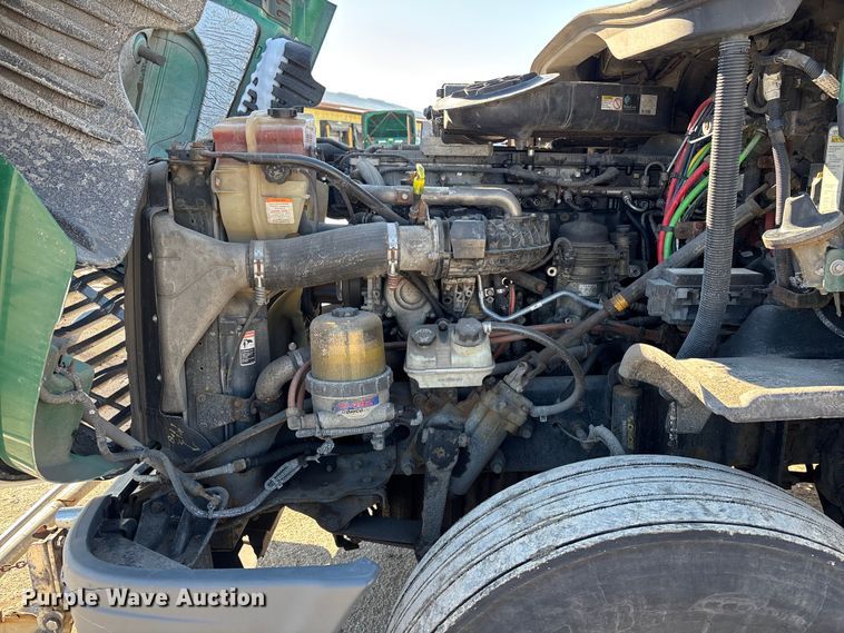 image for item FG1138 2017 Freightliner Cascadia 125 semi truck