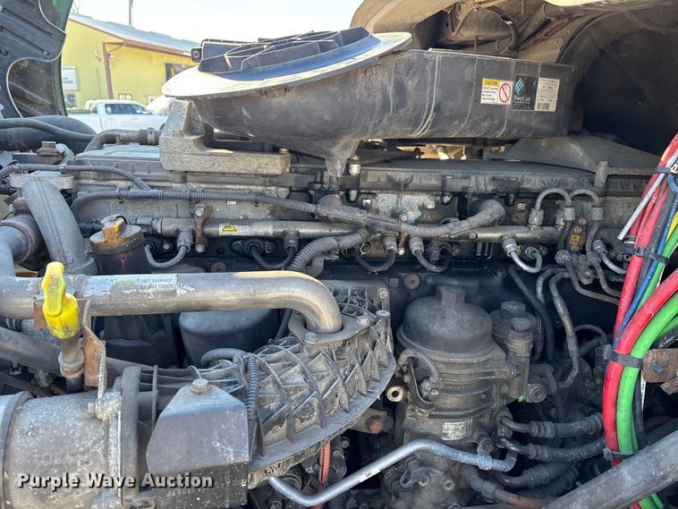 image for item FG1138 2017 Freightliner Cascadia 125 semi truck