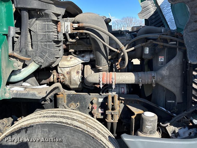 image for item FG1138 2017 Freightliner Cascadia 125 semi truck