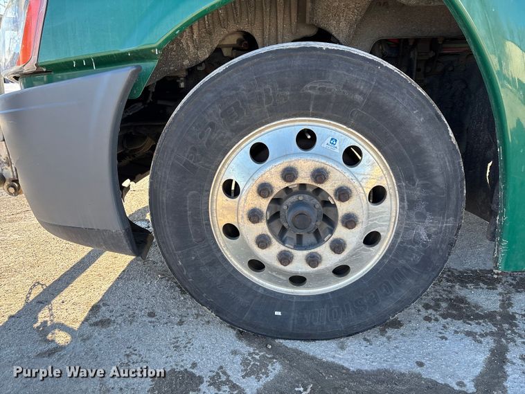 image for item FG1138 2017 Freightliner Cascadia 125 semi truck