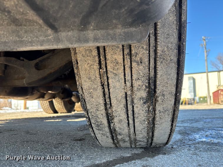 image for item FG1138 2017 Freightliner Cascadia 125 semi truck