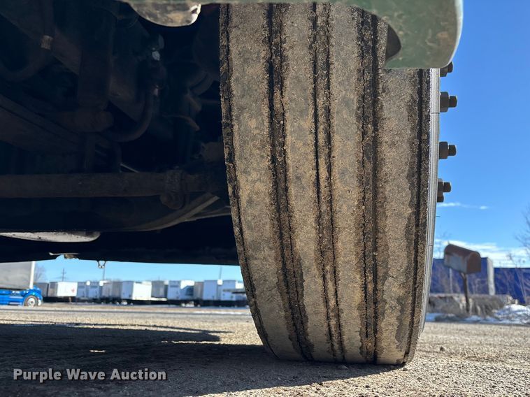 image for item FG1138 2017 Freightliner Cascadia 125 semi truck