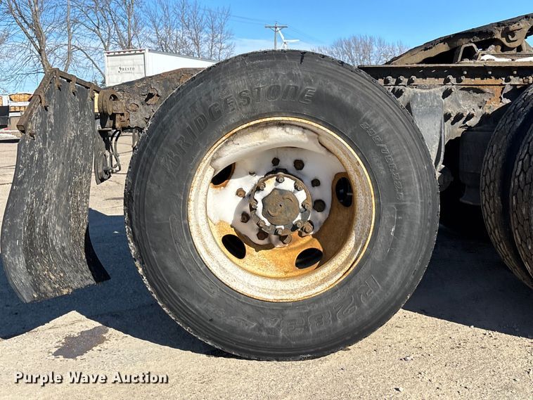 image for item FG1138 2017 Freightliner Cascadia 125 semi truck