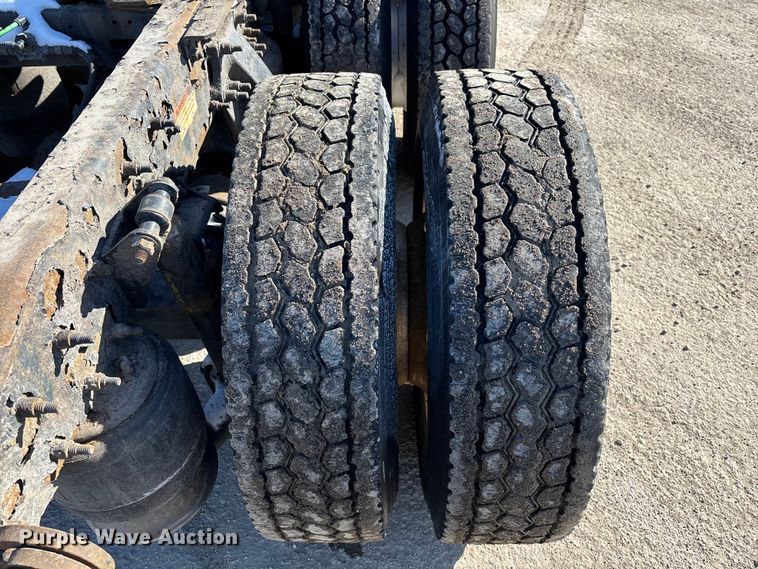 image for item FG1138 2017 Freightliner Cascadia 125 semi truck