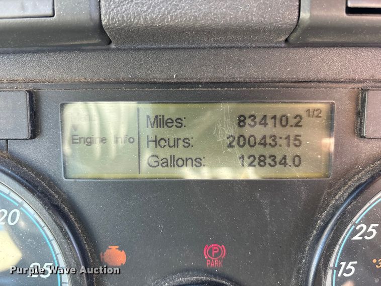 image for item FG1138 2017 Freightliner Cascadia 125 semi truck