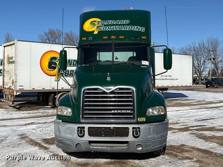 image for item FG1139 2016 Mack CXU613 semi truck