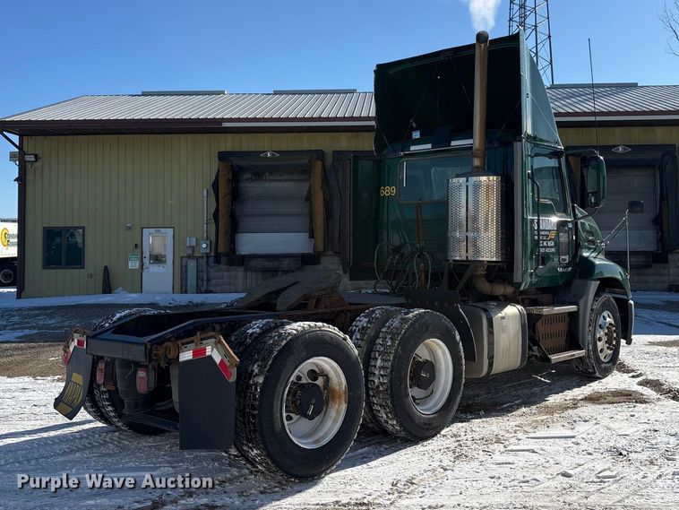 image for item FG1139 2016 Mack CXU613 semi truck