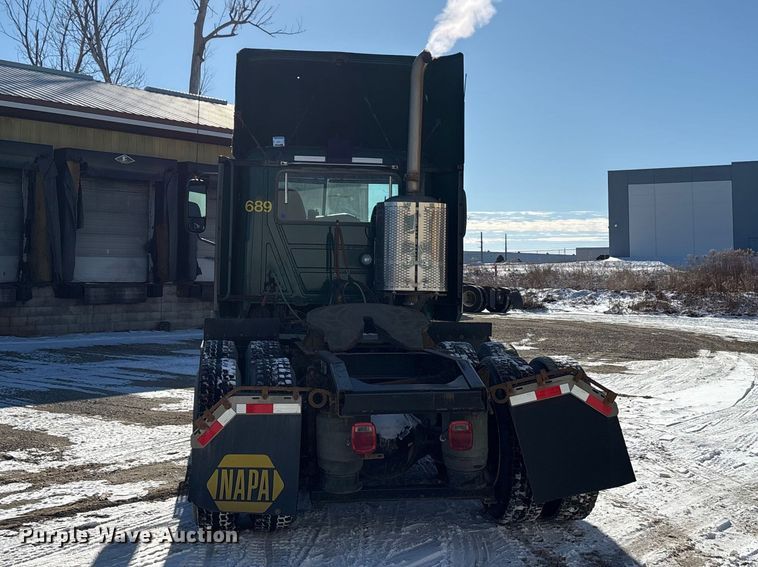 image for item FG1139 2016 Mack CXU613 semi truck