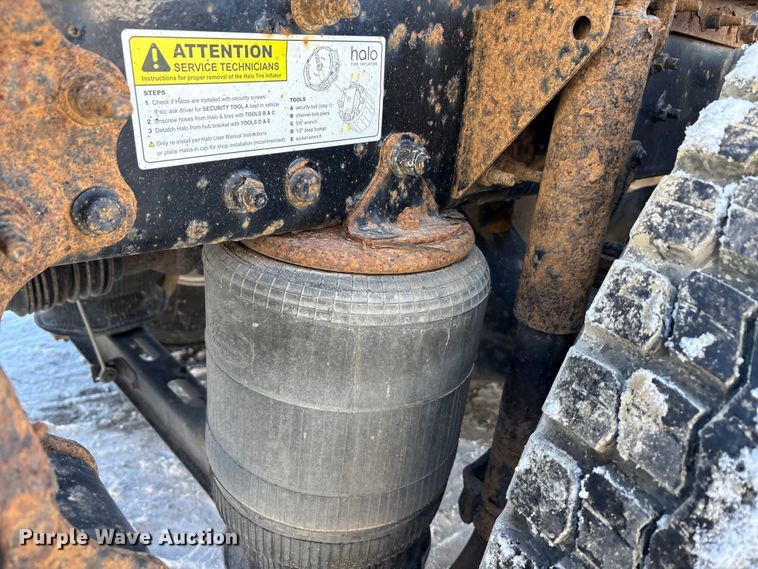 image for item FG1139 2016 Mack CXU613 semi truck