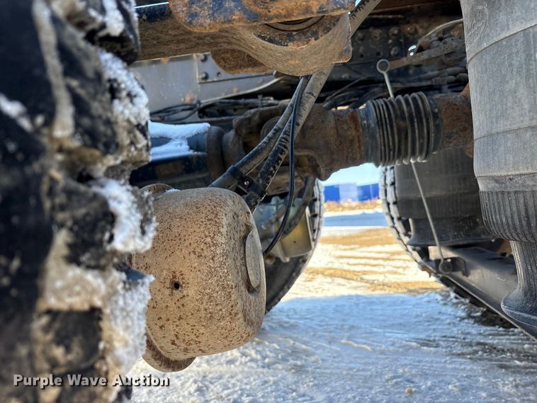 image for item FG1139 2016 Mack CXU613 semi truck