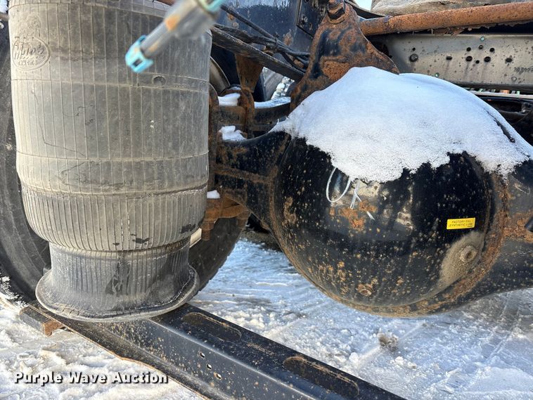 image for item FG1139 2016 Mack CXU613 semi truck