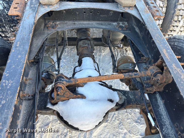 image for item FG1139 2016 Mack CXU613 semi truck