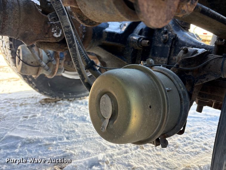 image for item FG1139 2016 Mack CXU613 semi truck