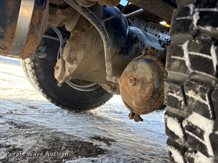 image for item FG1139 2016 Mack CXU613 semi truck