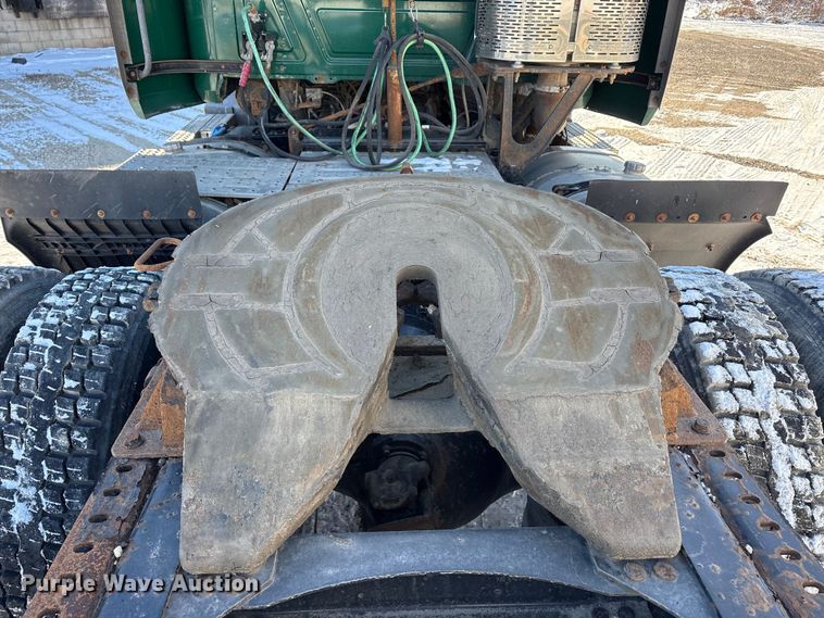 image for item FG1139 2016 Mack CXU613 semi truck