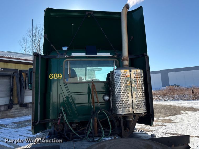 image for item FG1139 2016 Mack CXU613 semi truck