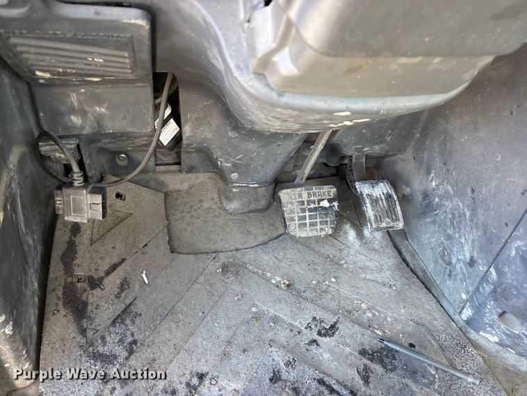 image for item FG1139 2016 Mack CXU613 semi truck