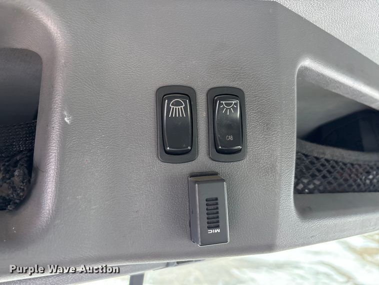 image for item FG1139 2016 Mack CXU613 semi truck