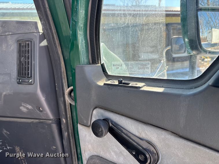 image for item FG1139 2016 Mack CXU613 semi truck