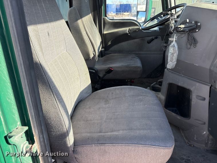 image for item FG1139 2016 Mack CXU613 semi truck