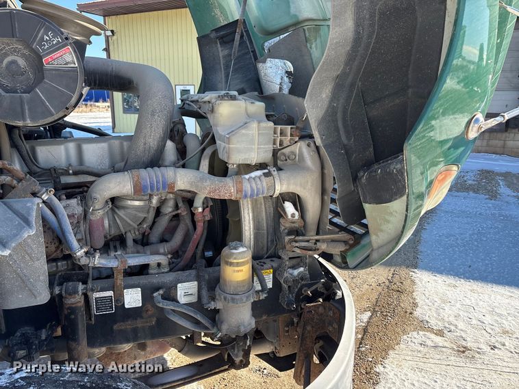 image for item FG1139 2016 Mack CXU613 semi truck