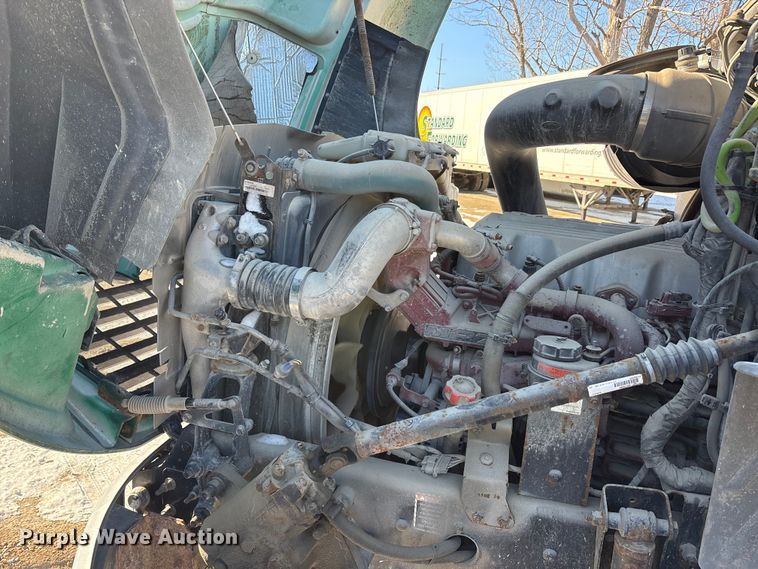 image for item FG1139 2016 Mack CXU613 semi truck