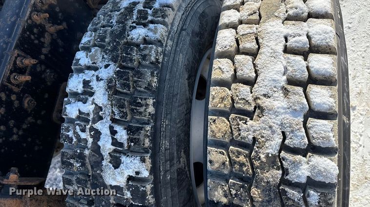 image for item FG1139 2016 Mack CXU613 semi truck