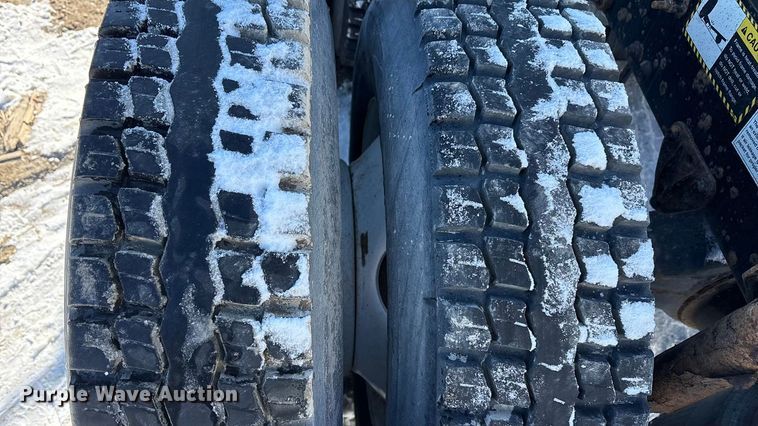 image for item FG1139 2016 Mack CXU613 semi truck