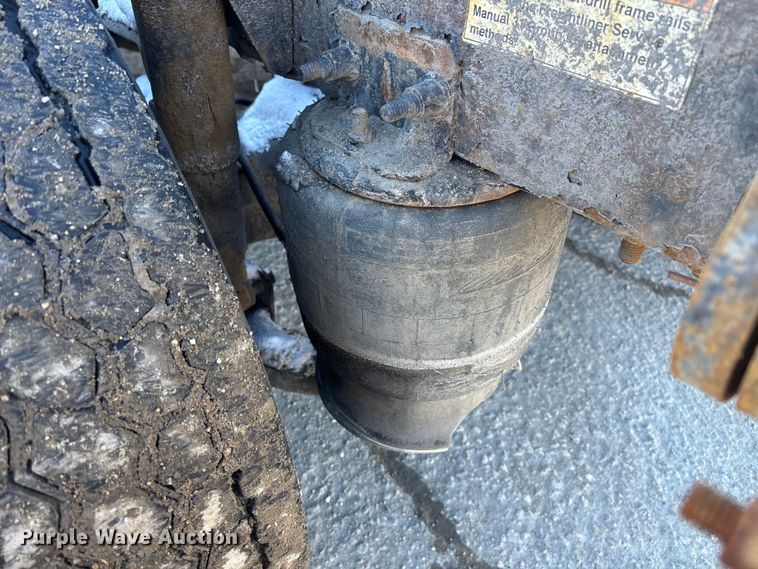 image for item FG1140 2017 Freightliner Cascadia 125 semi truck