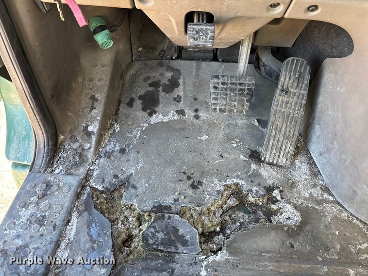 image for item FG1140 2017 Freightliner Cascadia 125 semi truck