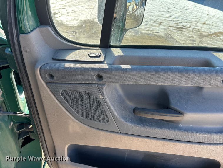 image for item FG1140 2017 Freightliner Cascadia 125 semi truck