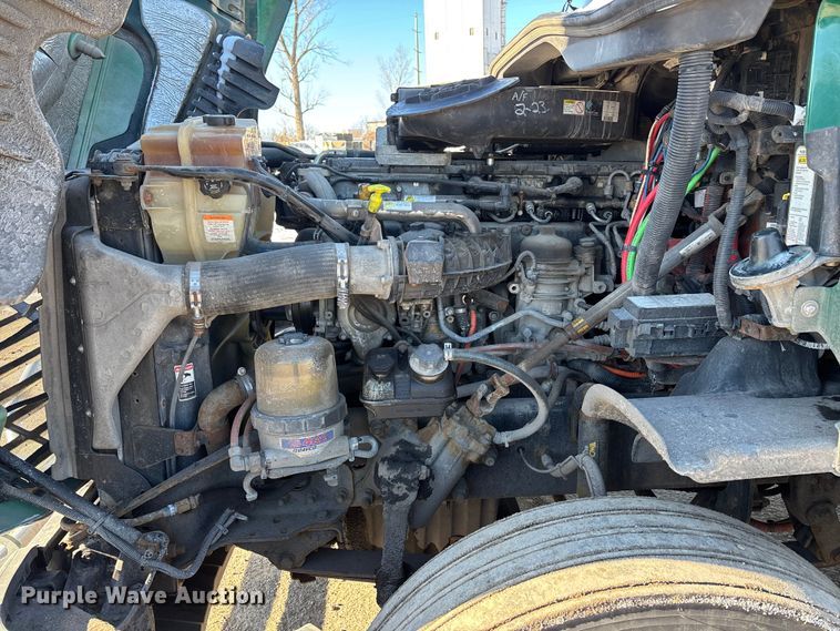 image for item FG1140 2017 Freightliner Cascadia 125 semi truck