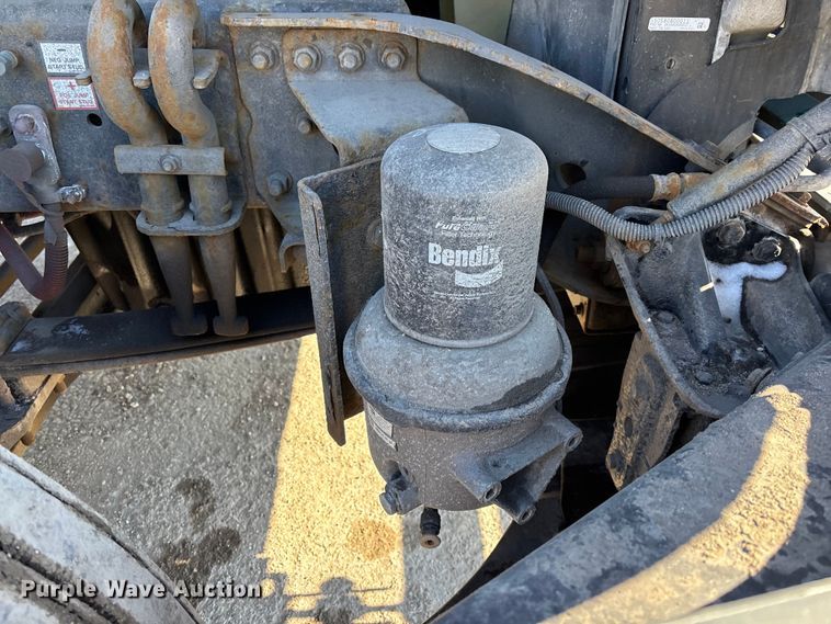 image for item FG1140 2017 Freightliner Cascadia 125 semi truck