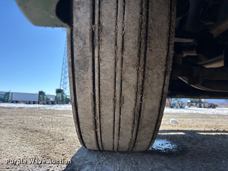 image for item FG1140 2017 Freightliner Cascadia 125 semi truck