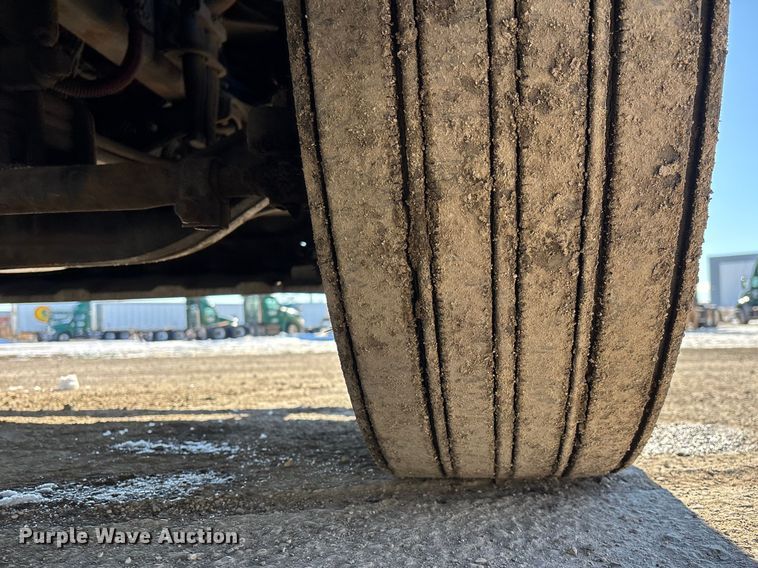 image for item FG1140 2017 Freightliner Cascadia 125 semi truck