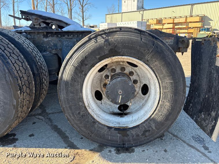 image for item FG1140 2017 Freightliner Cascadia 125 semi truck