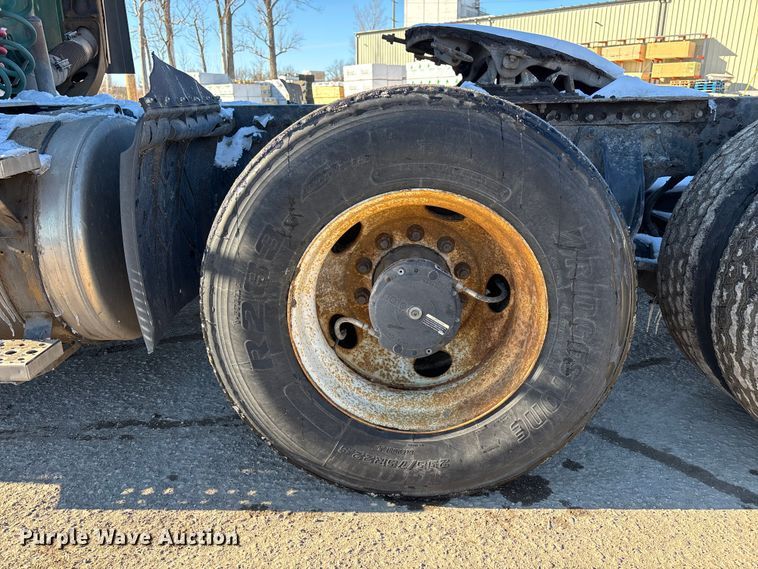 image for item FG1140 2017 Freightliner Cascadia 125 semi truck