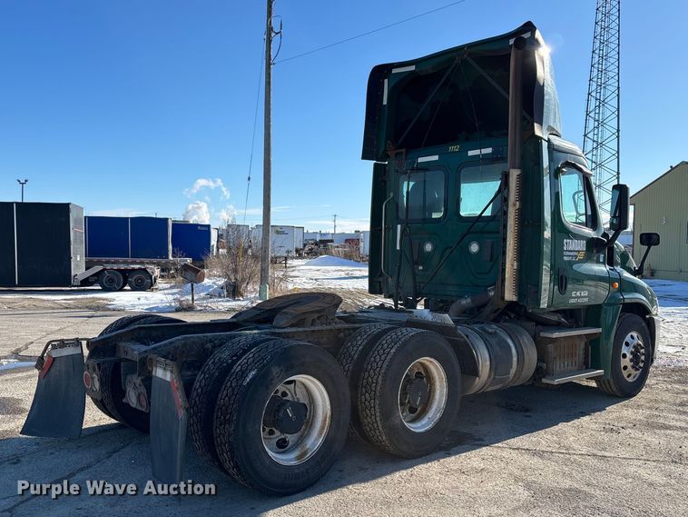 image for item FG1141 2017 Freightliner Cascadia 125 semi truck
