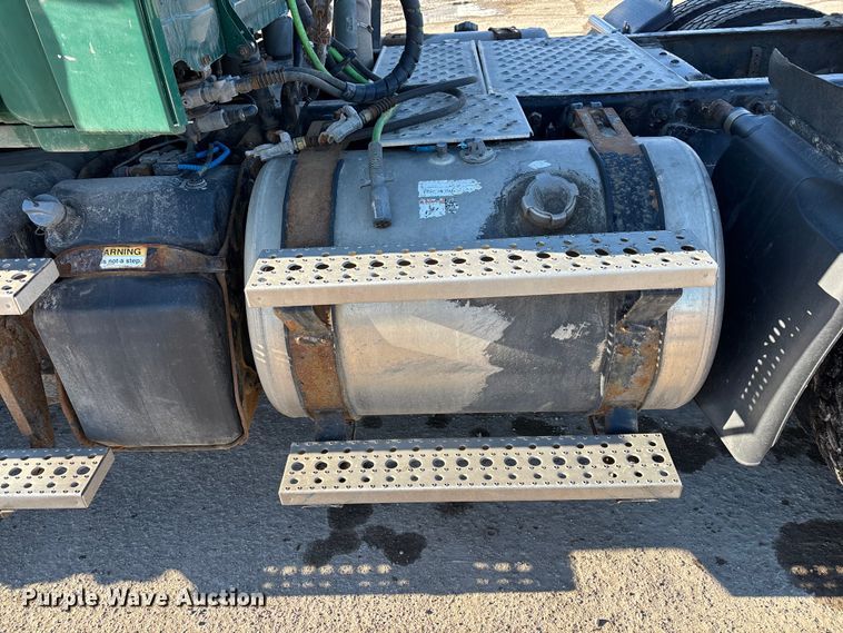 image for item FG1141 2017 Freightliner Cascadia 125 semi truck