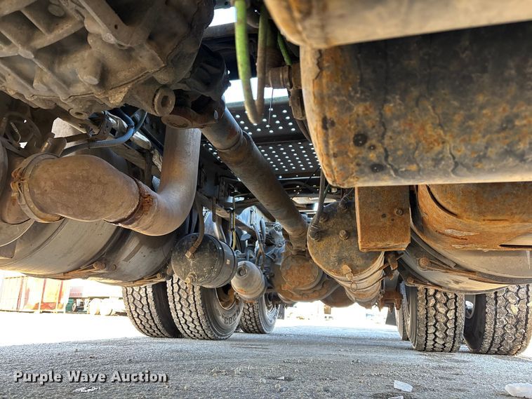 image for item FG1141 2017 Freightliner Cascadia 125 semi truck