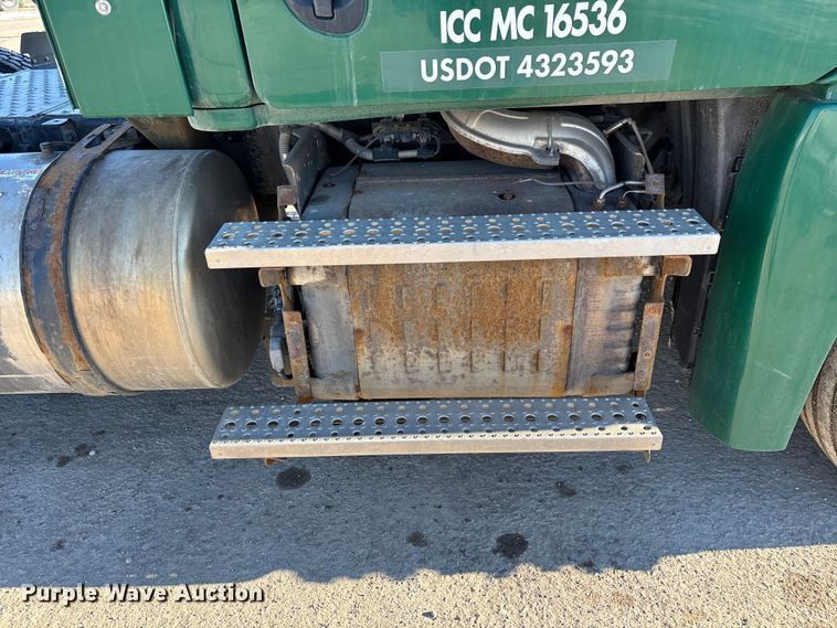 image for item FG1141 2017 Freightliner Cascadia 125 semi truck