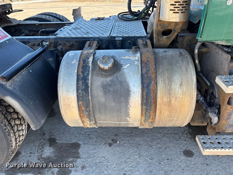 image for item FG1141 2017 Freightliner Cascadia 125 semi truck