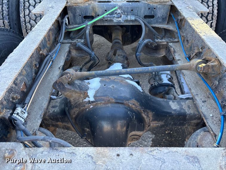 image for item FG1141 2017 Freightliner Cascadia 125 semi truck